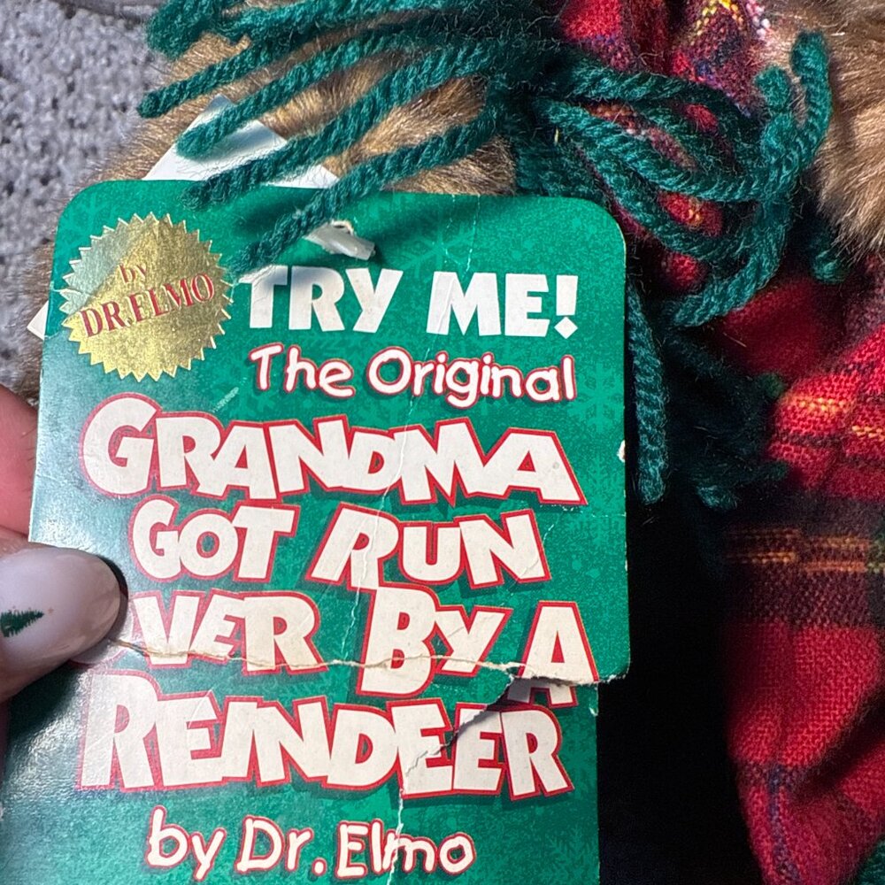 NWT Vintage 16" Dr. Elmo Grandma Got Runover by a Reindeer Musical Plush 1997-98 - Picture 10 of 16